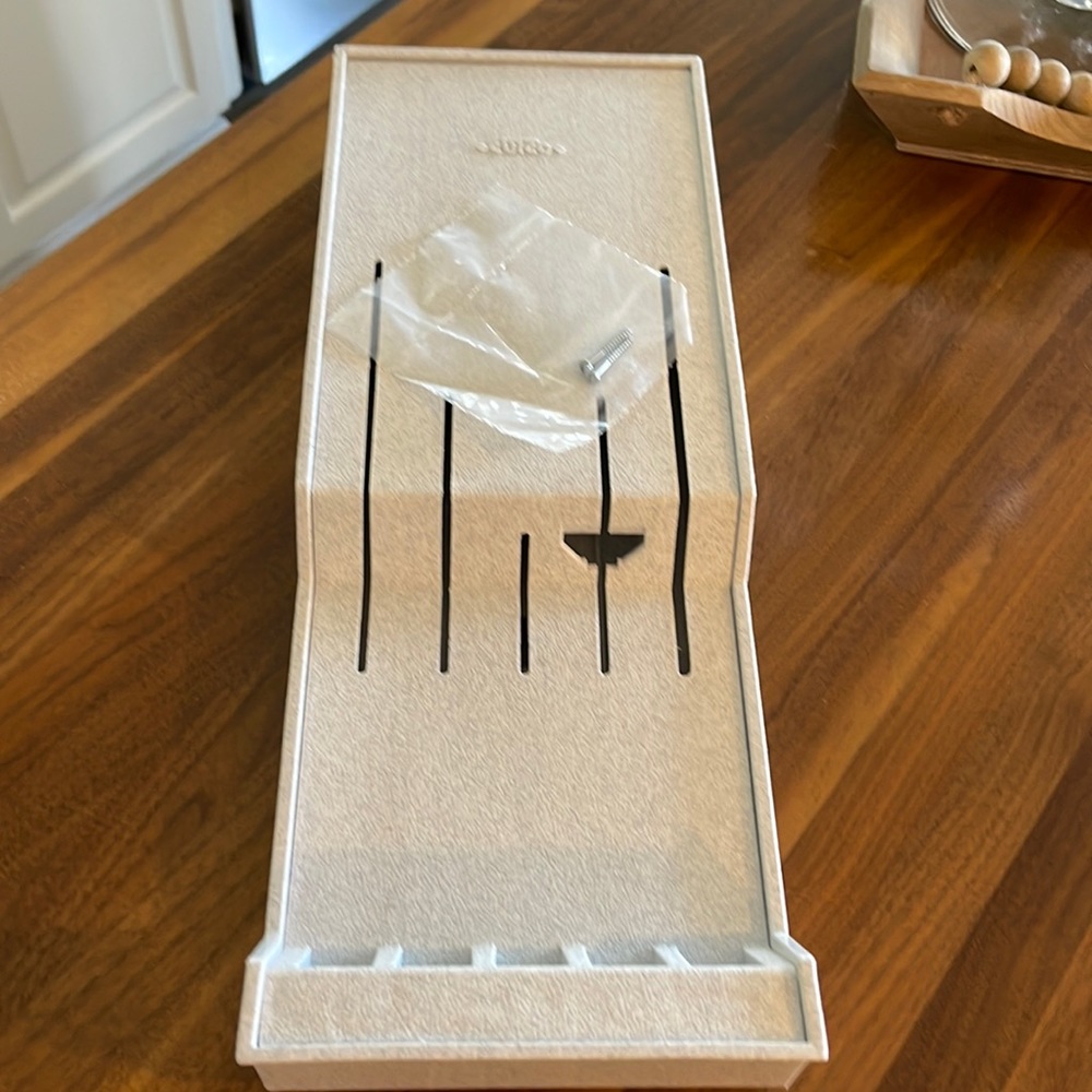 NWOT: Cutco 5 knife holder